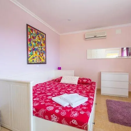 Sleeps 10 Pool Pedramala
