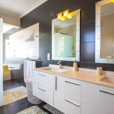 Sleeps 10 Pool * Pedramala