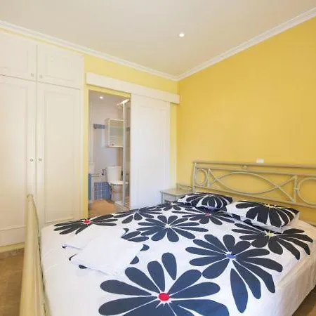 Sleeps 10 Pool Villa